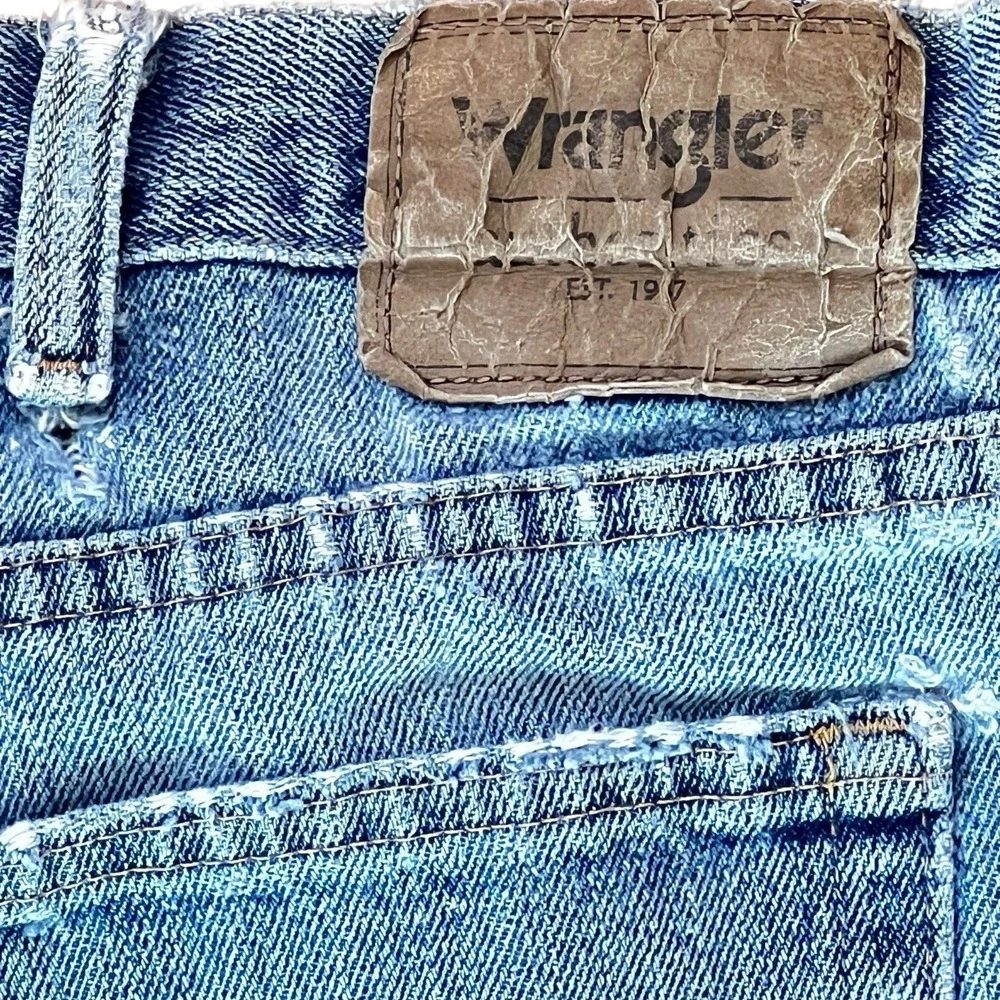Wrangler Jeans‎ Men's Size 38x32 Relaxed Fit Worn In Distressed Thrashed Work